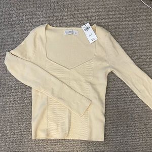 Abercrombie super soft cropped sweater, NWT